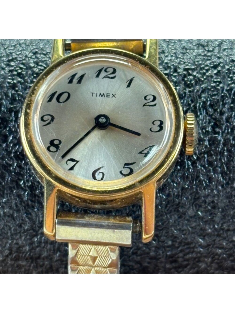 Timex Womens Gold-Tone Watch Vintage w Stretch Band - Elegant & Functional - Picture 5 of 9